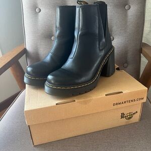 Like New! Dr. Martens Spence black leather platform boot, women’s size 9
